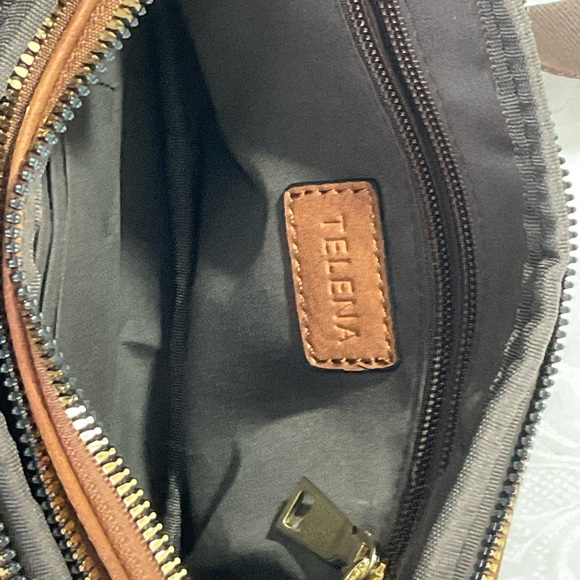 Telena Waist/Fanny/Shoulder Bag w/Nice Organizational Features New Without Tags - Picture 3 of 10